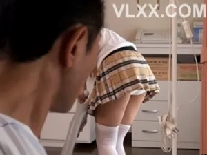 Bố dượng khốn nạn và hai tiểu thư xinh đẹp