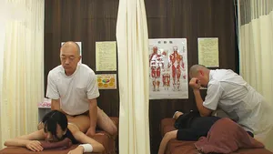 Dẫn em người yêu đi mát-xa rồi bị nện cạnh bên mà không hề hay biết