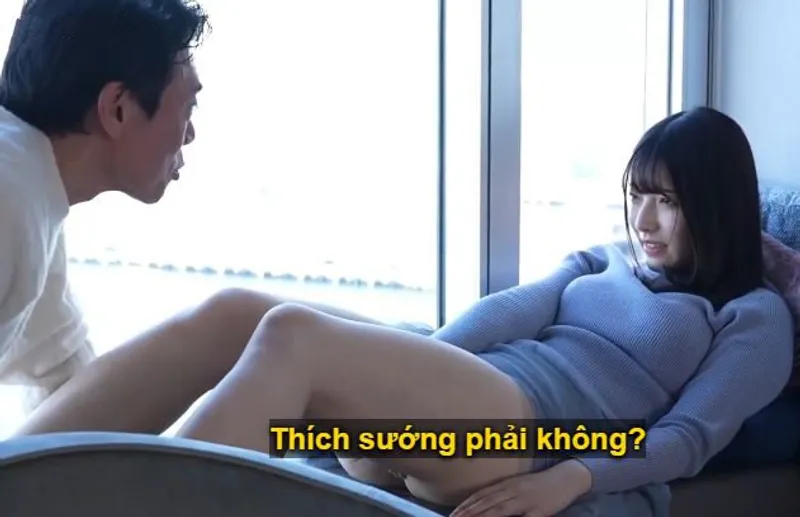 Cuộc chạm trán giữa ông bác và cô minh tinh tuổi teen mới nổi trong nhà nghỉ sang trọng