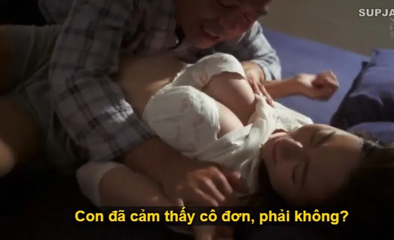 Nhìn con trai mải miết lao vào việc làm khiến bạn gái con trai cô quạnh thui thủi, ông bố chồng bất chấp tất cả lao vào làm tình với con dâu.
